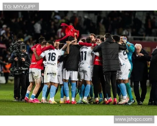 足球明星齐聚一堂激情对决精彩纷呈的多人专场比赛盛宴