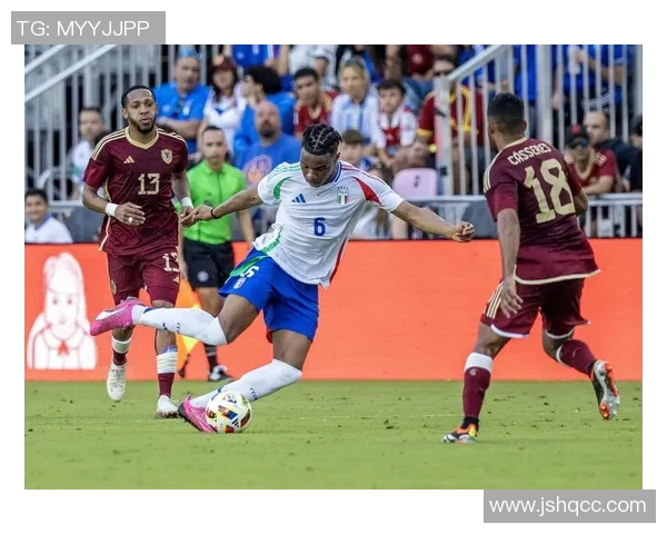 日本与意大利足球明星的传奇对决与精彩瞬间回顾 日本与意大利足球明星的传奇对决与精彩瞬间回顾