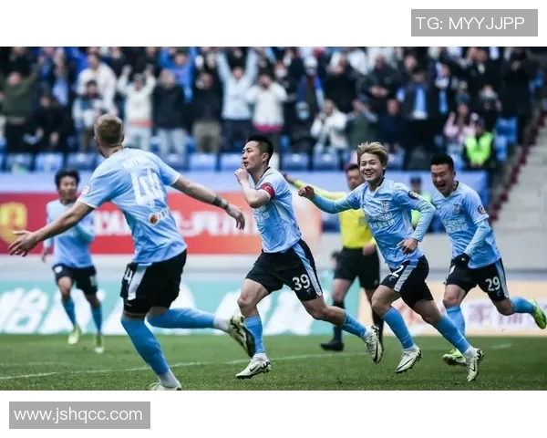 沪港足球明星阵容揭晓球迷期待精彩对决与激情碰撞