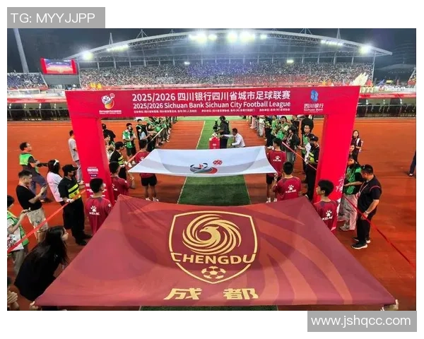 成都与广州足球队赛后复盘分析比赛经验与战术调整探讨